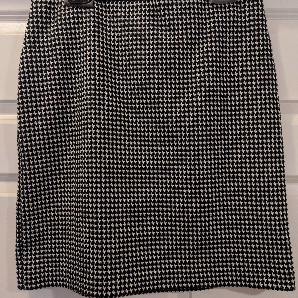 J. McLaughlin Windsor Houndstooth Textured Skirt